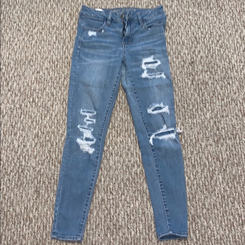 AMERICAN EAGLE JEANS